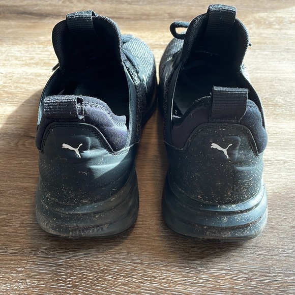 Pumas : need insoles. Sold as is - Picture 3 of 5